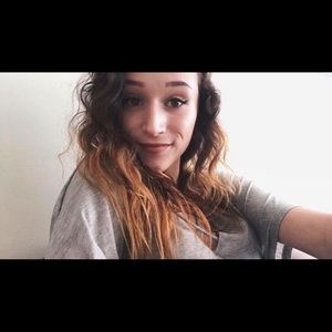 Meet your Posher, Elise